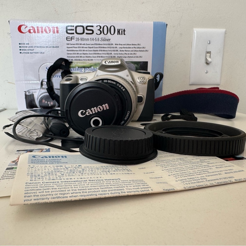 Canon EOS 300 Kit Silver Film Camera - Picture 3 of 10